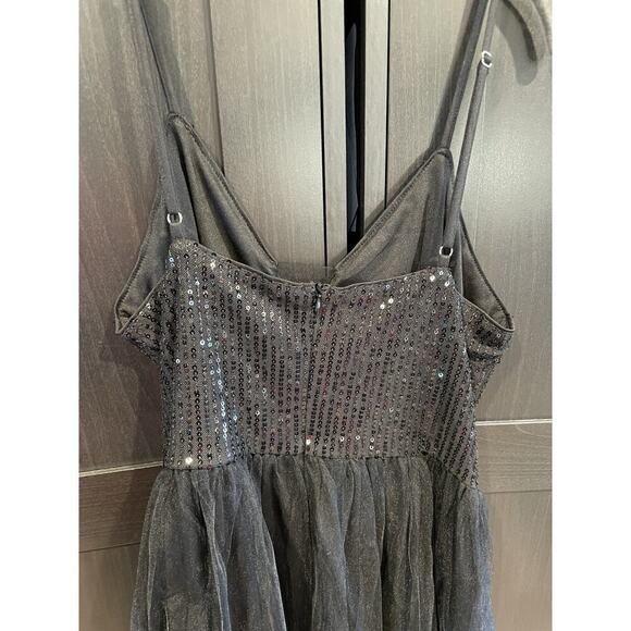 Black Sequin Formal Gown Dress Women’s Sz Medium Tulle Lined Spaghetti Strap - Picture 3 of 4
